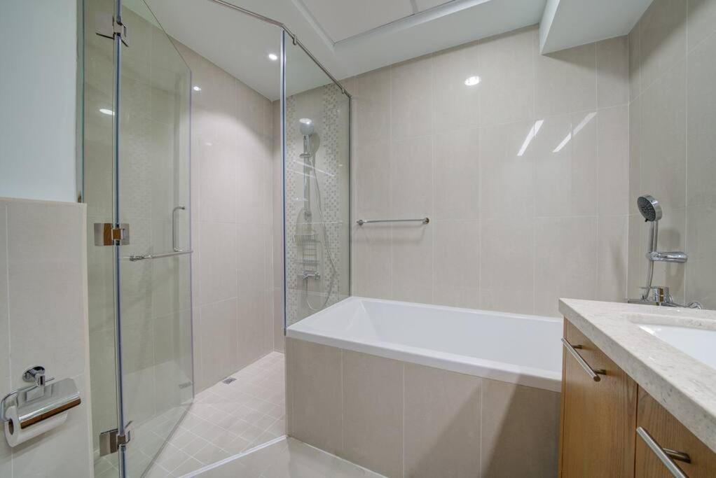 Burj Khalifa View - 2Br And Maid - Downtown Apartment Dubai Exterior photo